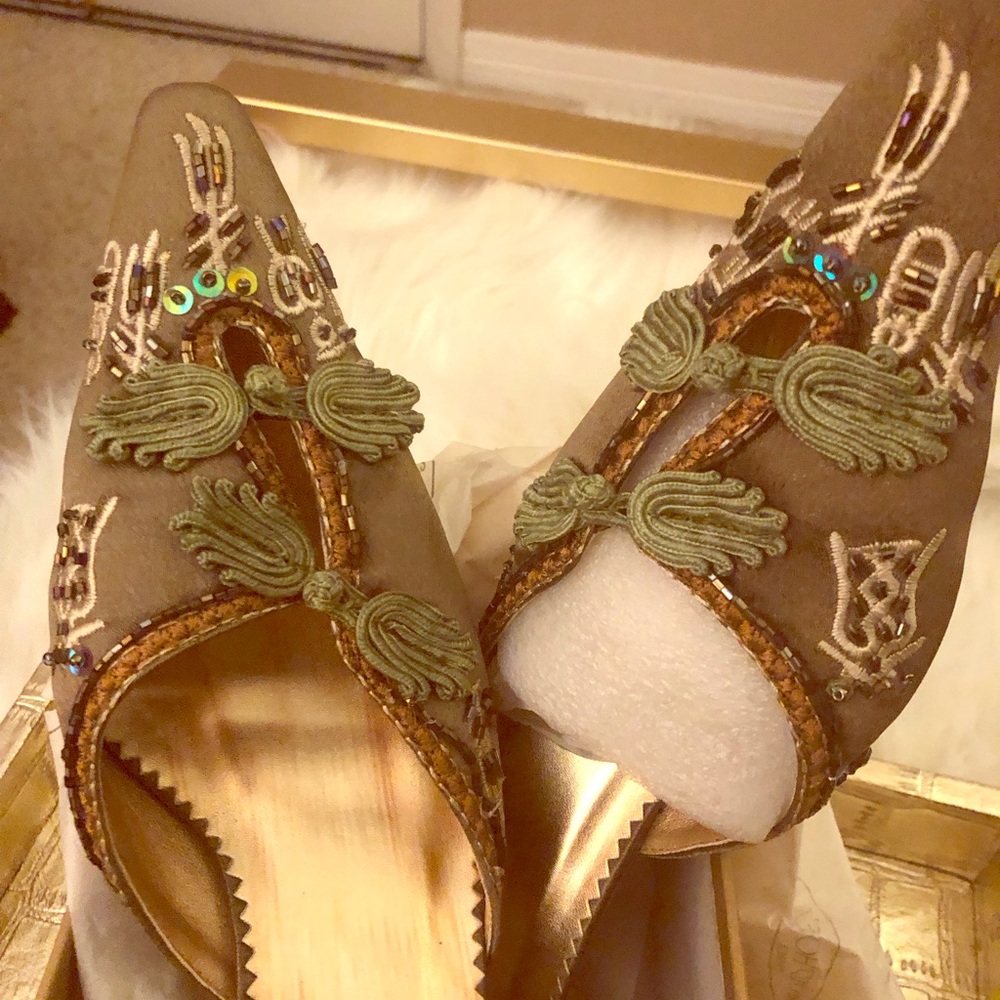 LUVSHOE’S